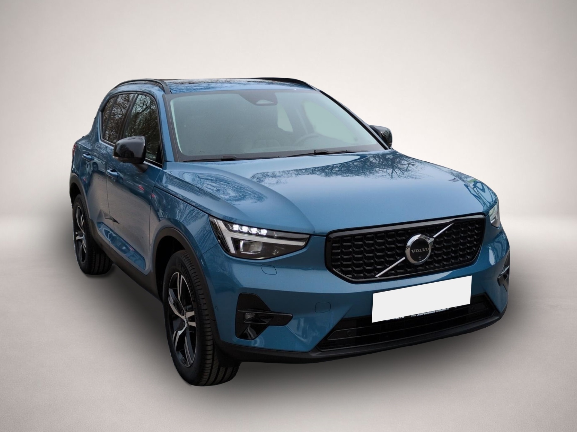 Bild 4 Volvo XC40 B4 (Benzin) Plus Dark 2WD Automatik Bluetoo