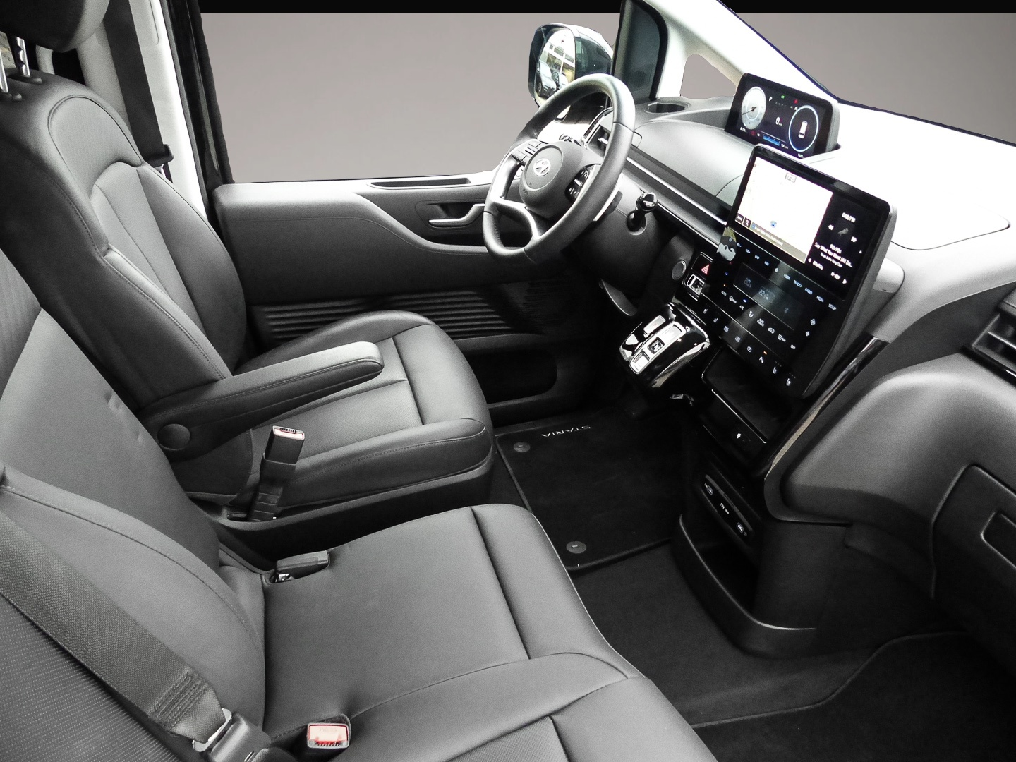 Bild 3 Hyundai STARIA Prime CRDi Panorama Schiebedach Navi Lede
