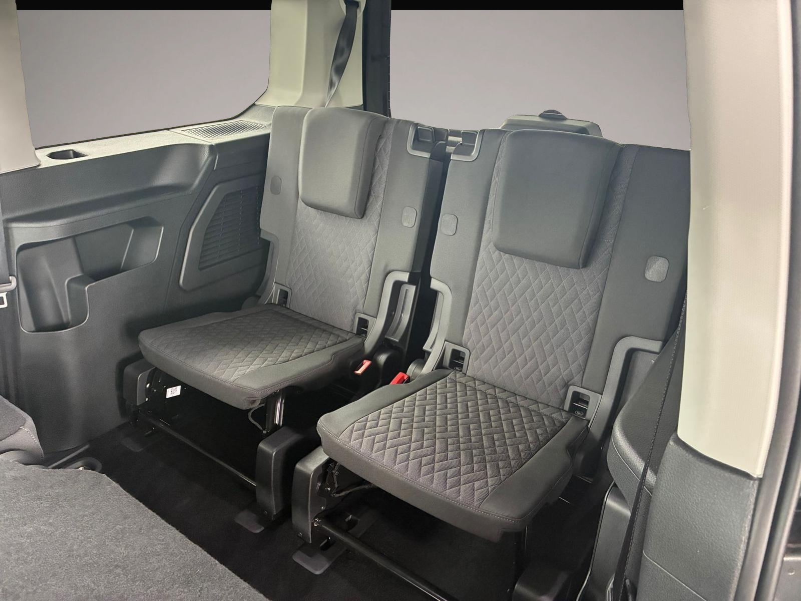 Bild 7 Volkswagen Caddy Maxi eHybrid 150 PS Plug-in-Hybrid Life 1.