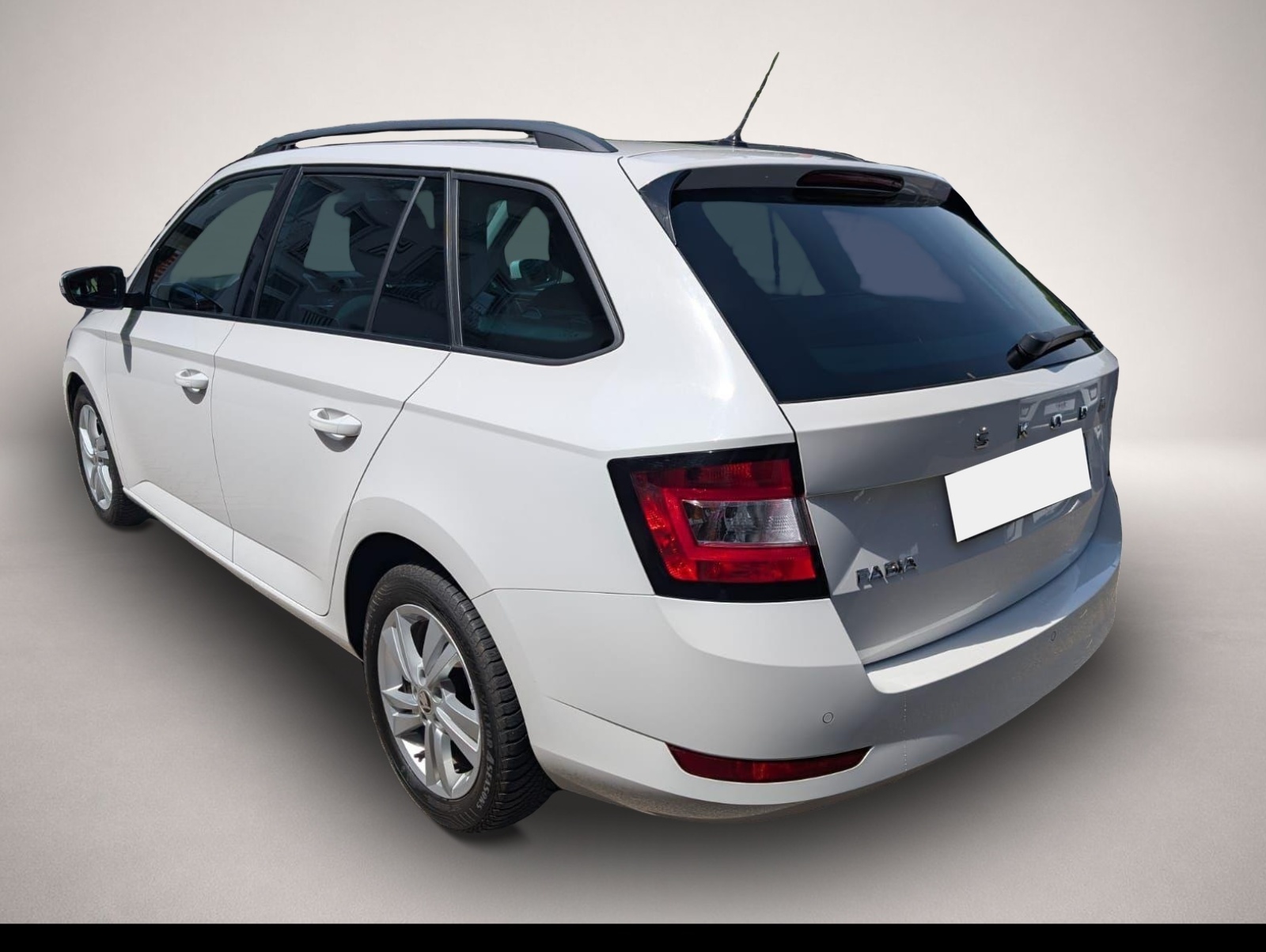 Bild 3 Skoda Fabia 1.0 TSI Combi DSG App SHZ PDC Kessy