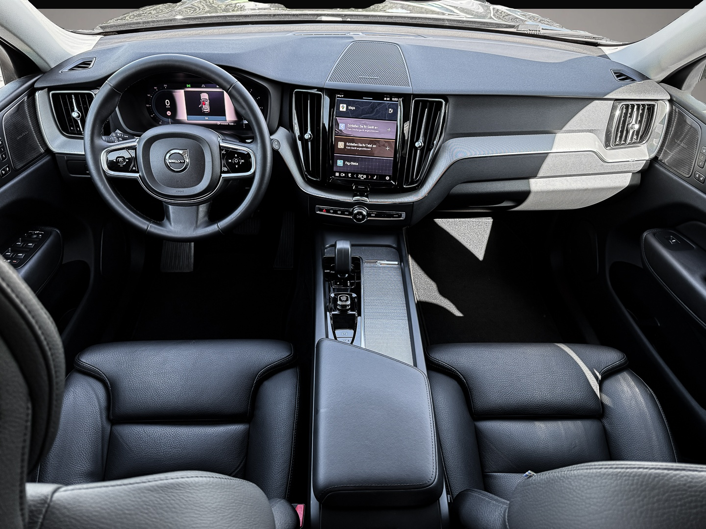 Fotografie 5 des Volvo XC60 Plus Dark AWD B4 Diesel EU6d StandHZG AHK D