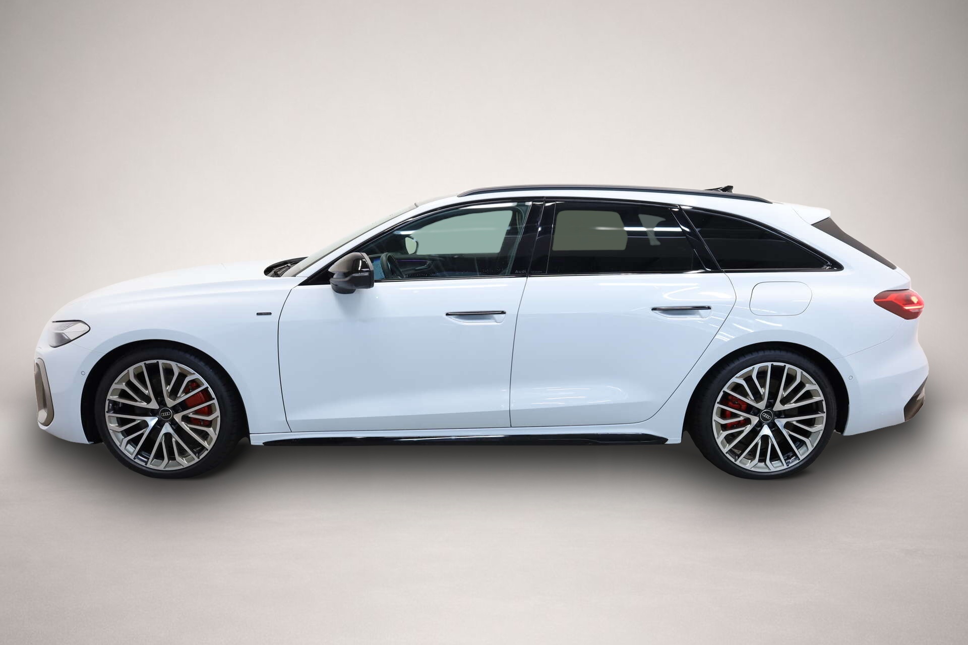 Bild 4 Audi quattro A5 Avant e-hybrid quattro S line edition one