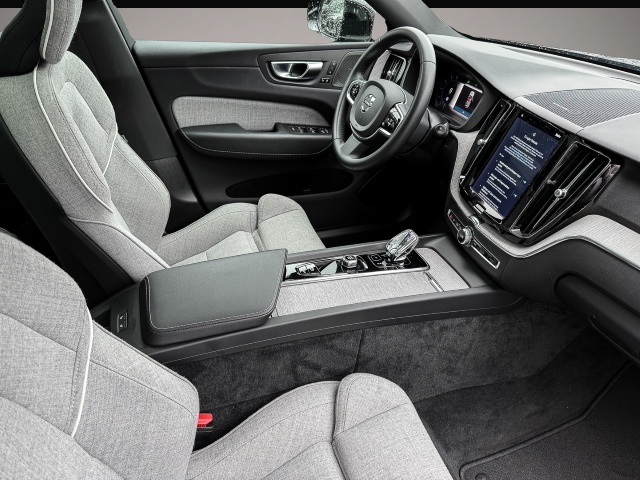 Bild 3 Volvo XC60 Plus Bright Recharge Plug-In Hybrid AWD T6