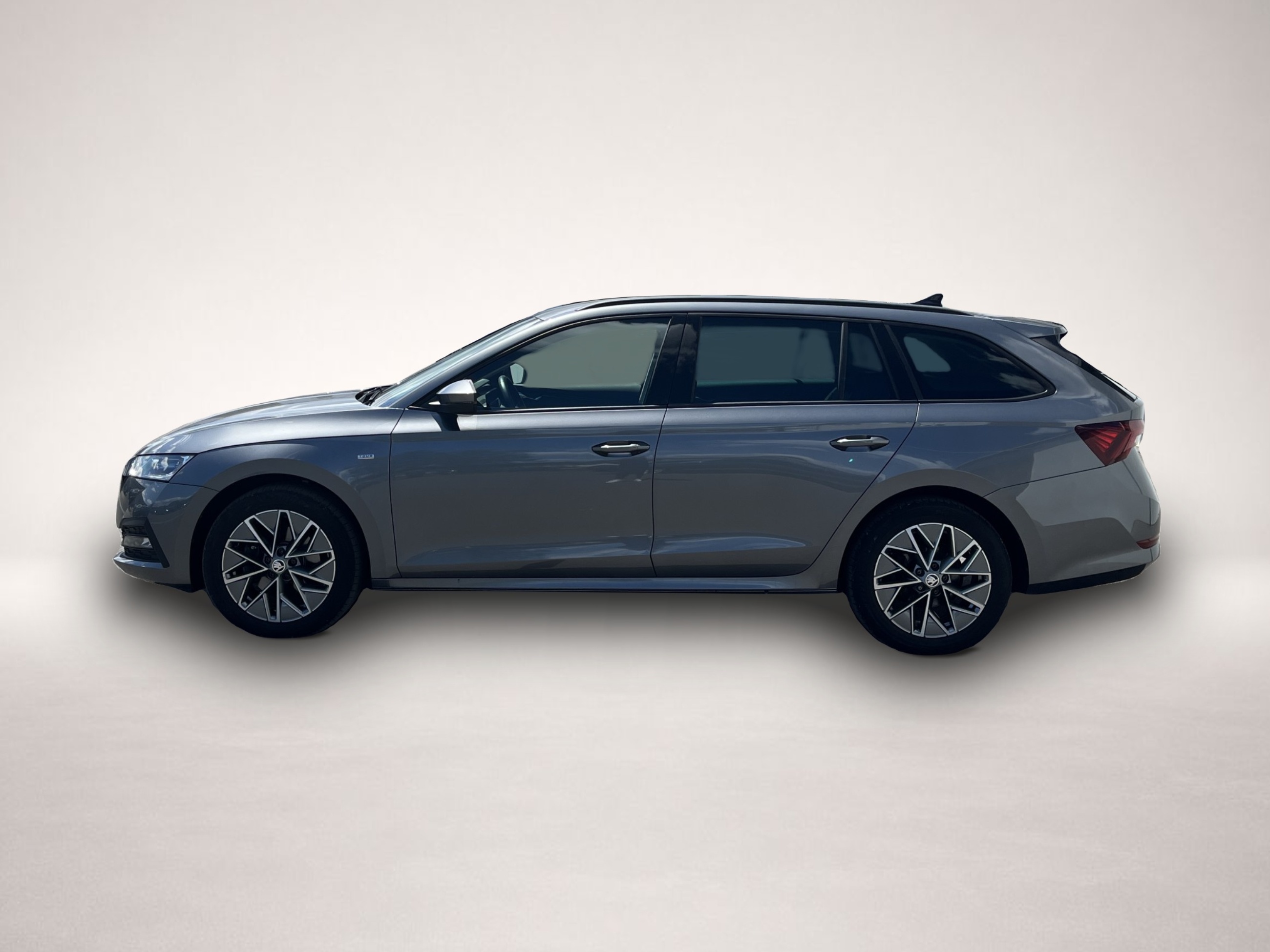 Bild 2 Skoda Octavia Combi 2.0 TDI 4x4 DSG Blackline 163¤ m.2