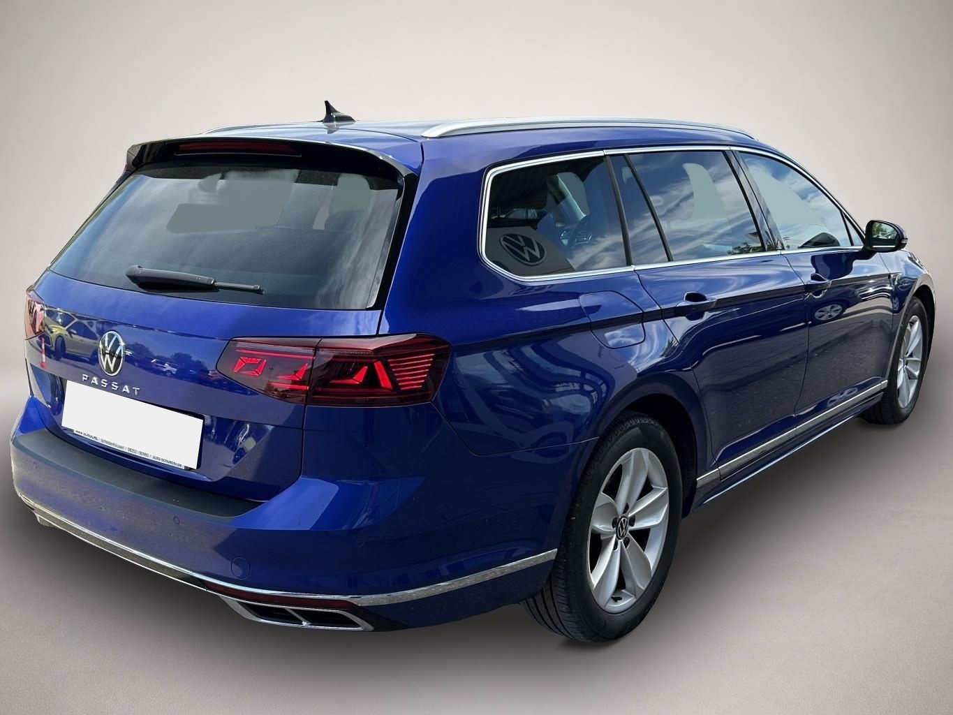 Bild 5 Volkswagen Passat Variant 2.0 TDI DSG R-Line AHK+HEAD-UP+AP