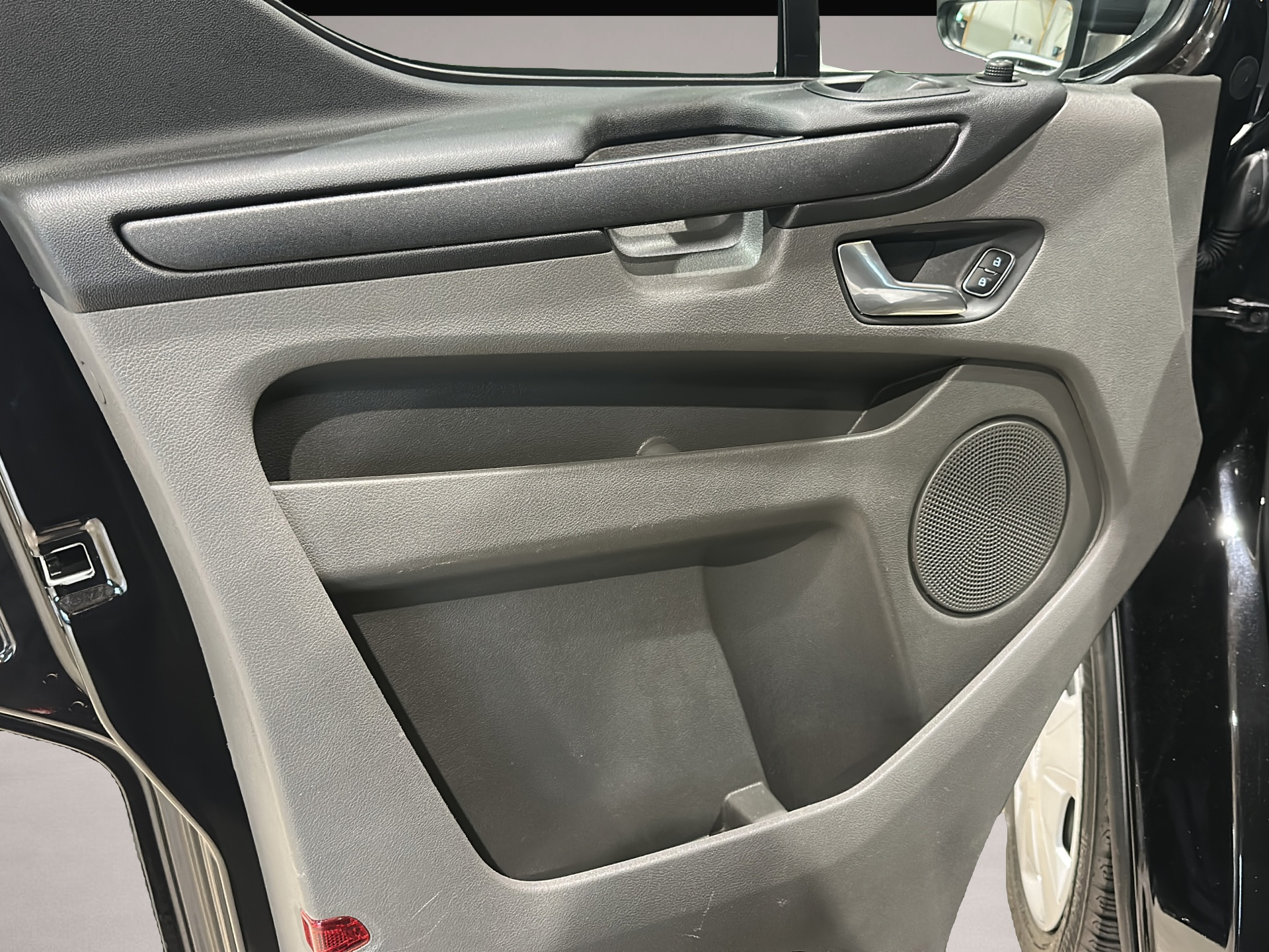Bild 5 Ford Transit Custom Kombi Trend 340 L2 9-Sitzer Navi
