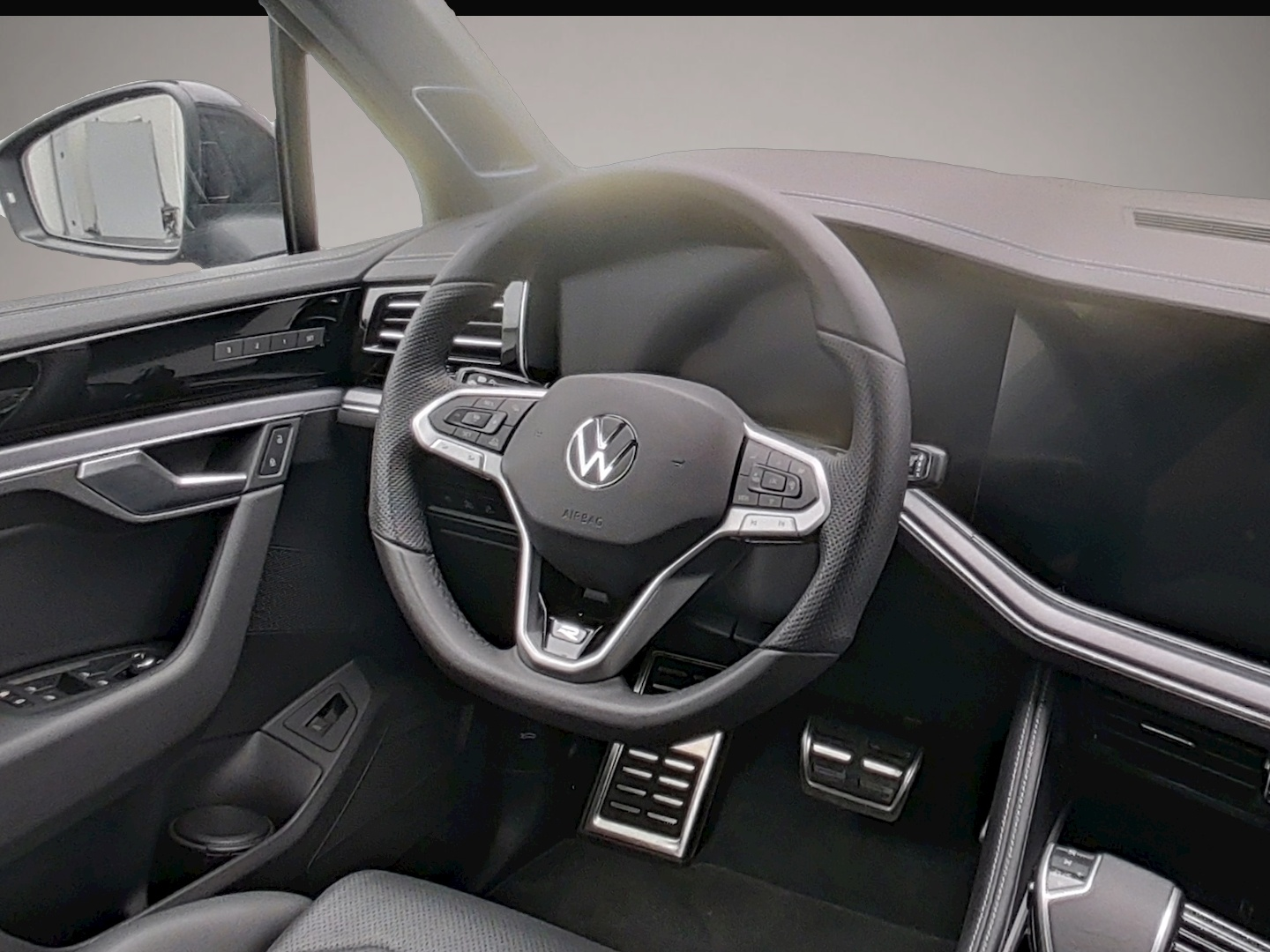 Fotografie 4 des Volkswagen Touareg 3.0 TSI R-Line BLACK-STYLE 5-J-GAR AHK D
