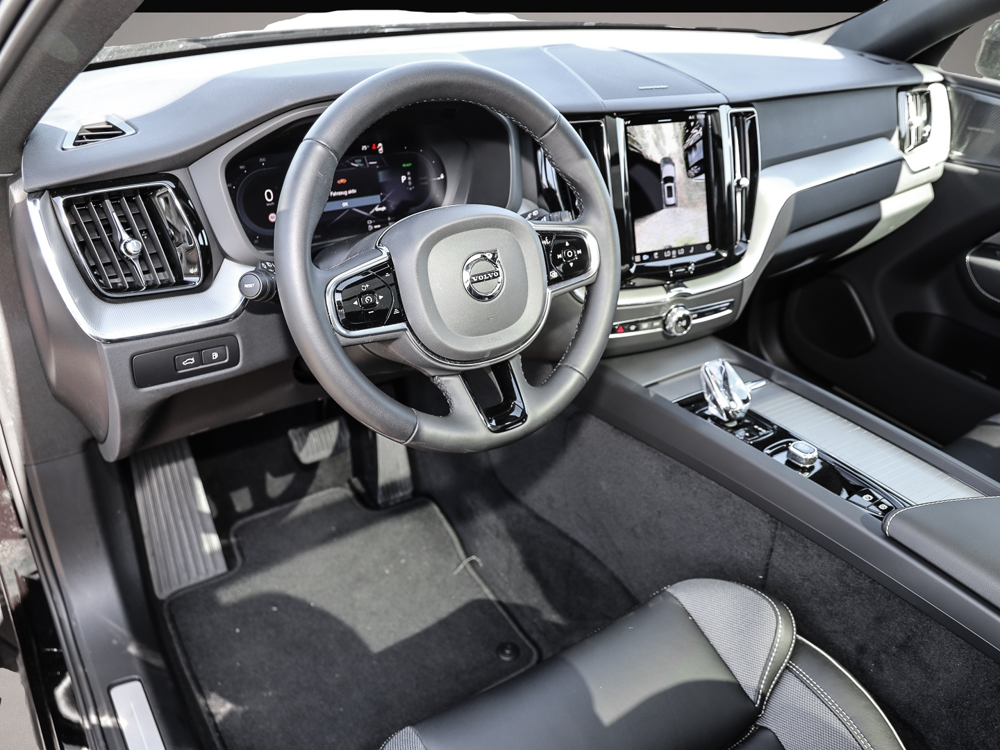 Bild 3 Volvo XC60 Plus Dark Recharge Plug-In Hybrid AWD T8 Tw