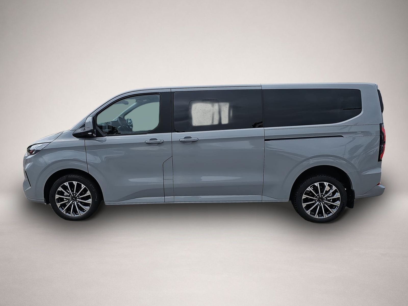 Fotografie 4 des Ford Tourneo Custom 2.0 EB Autom Titanium X L2 AHK