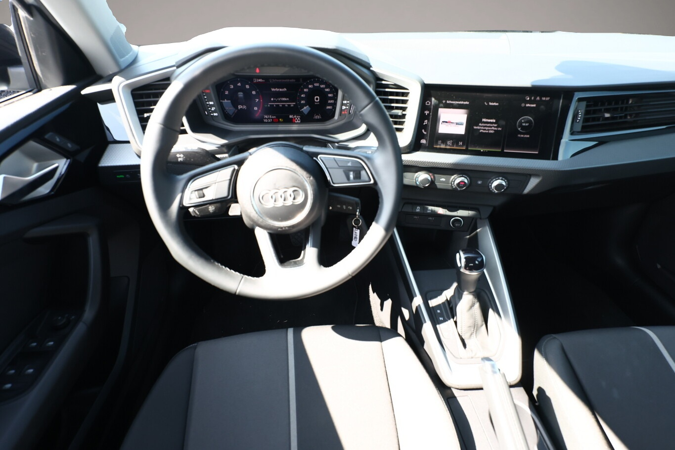 Bild 6 Audi A1 Sportback 30 TFSI S tronic advanced LED PDC
