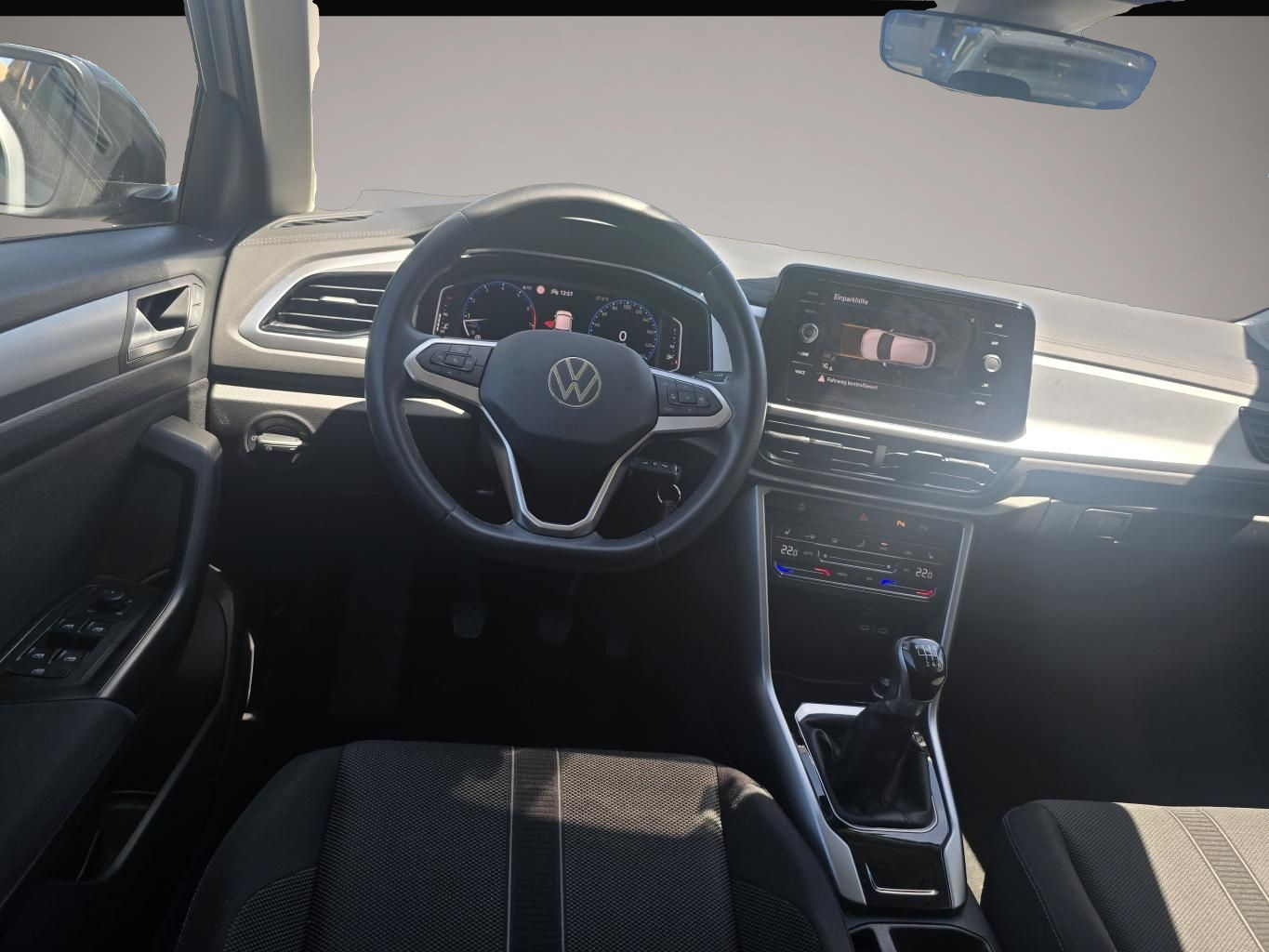 Bild 8 Volkswagen T-Roc 1.5 TSI Life APP-CONNECT+LED+ACTIVE-INFO+N