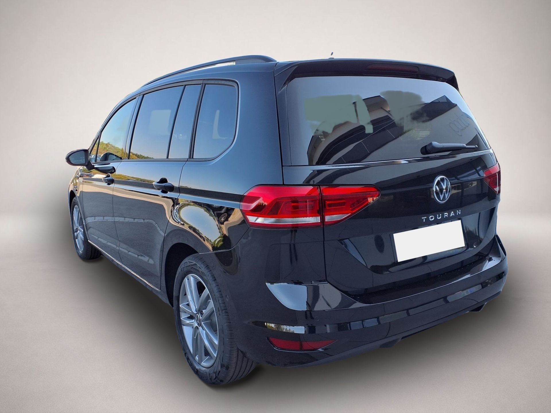 Fotografie 2 des Volkswagen Touran 1.5 TSI 7-Gang DSG