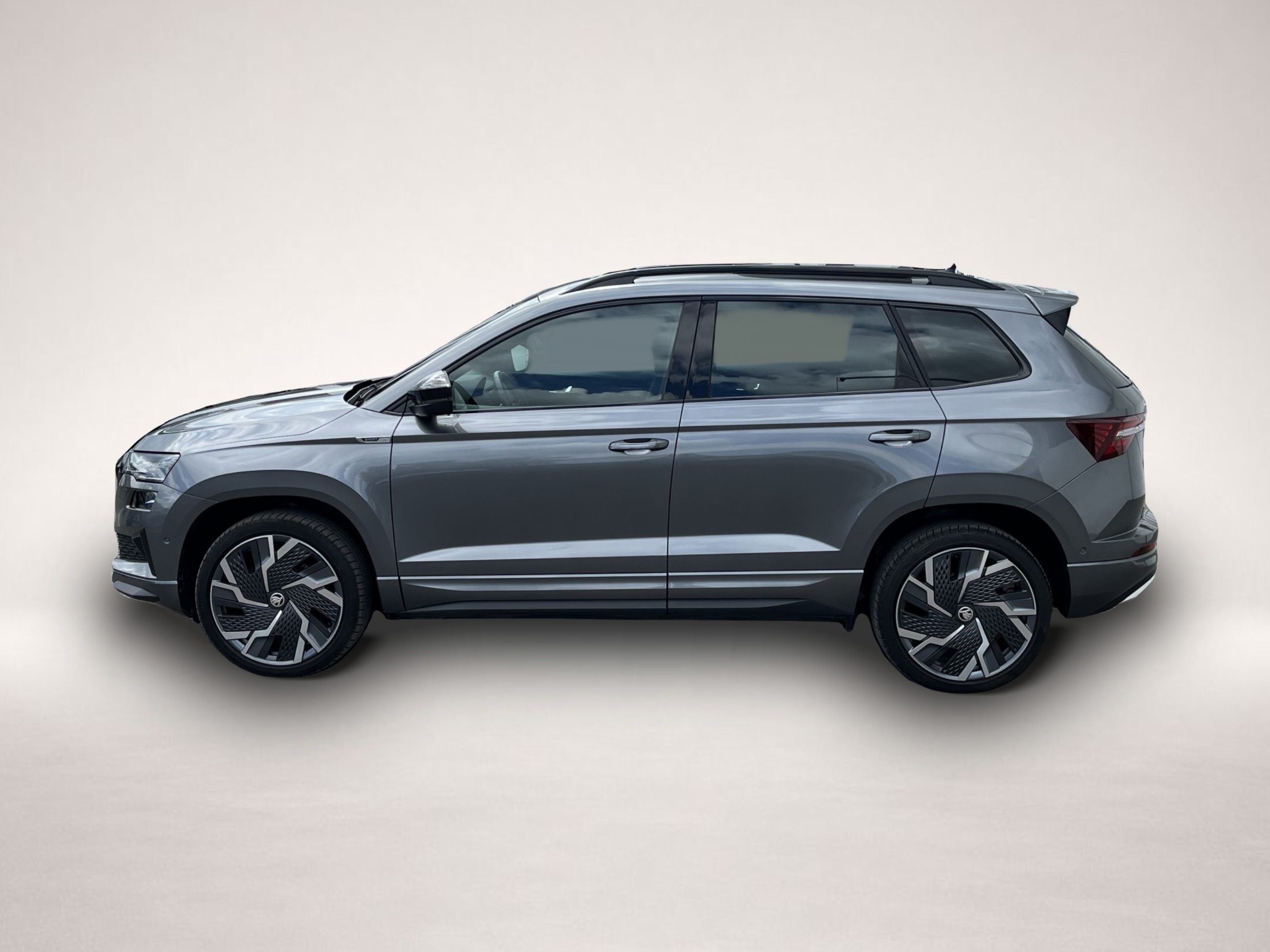 Fotografie 1 des Skoda Karoq 1.5 TSI DSG Sportline AHK PANO Navi 4xSHZ