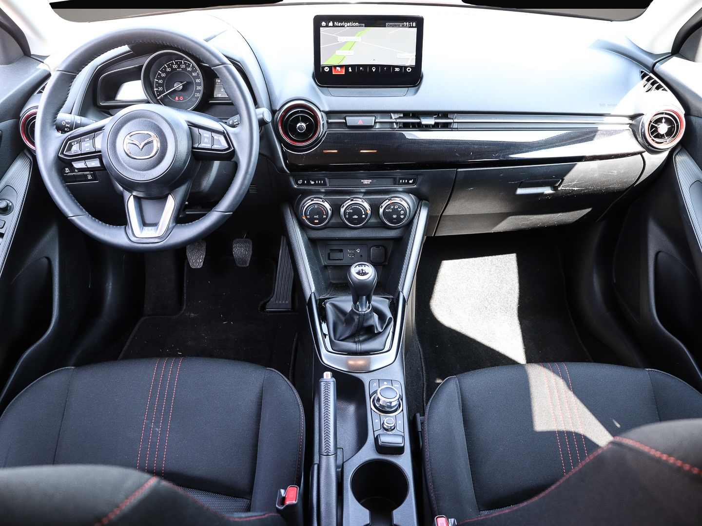 Bild 4 Mazda 2 Homura AD LED Apple CarPlay Android Auto Musik