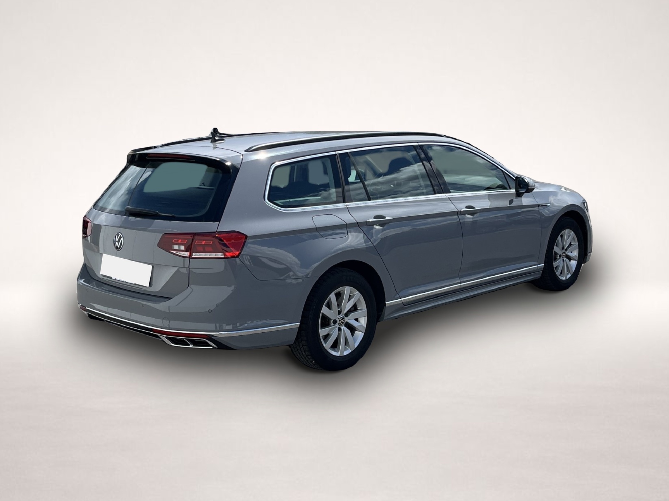 Bild 6 Volkswagen Passat Variant 1.5 TSI DSG R-Line STHZ Navi Trav