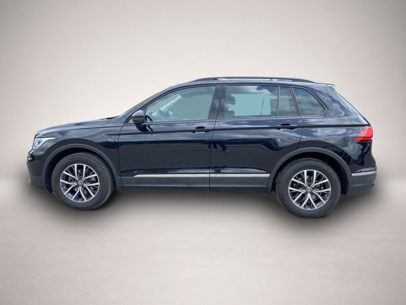 Fotografie des Volkswagen Tiguan 1.5 TSI DSG LIFE APP-CONNECT+NAVI+LED+KEY