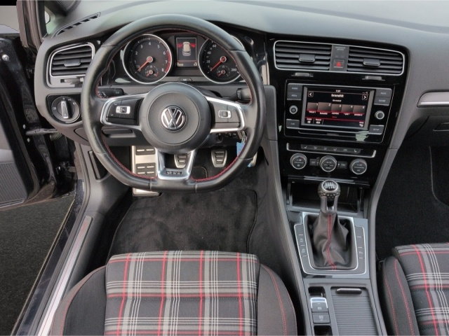 Fotografie 5 des Volkswagen Golf GTI VII 2.0TSI*LED SHZ PDCv+h 2-Zon-Klima