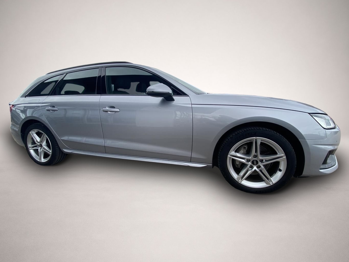 Fotografie 5 des Audi A4 Avant 40 2.0 TDI quattro S-tronic advanced NA