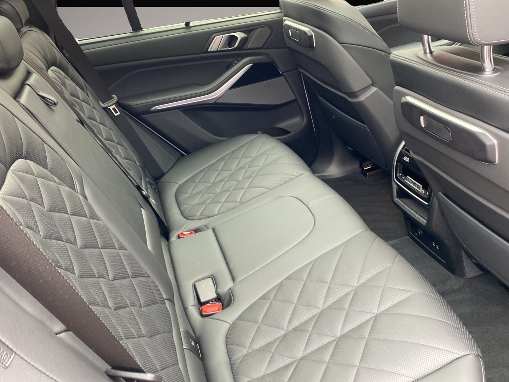 Fotografie 2 des BMW X5 xDrive 30d M Sport*UPE 115.000¤*SkyLounge