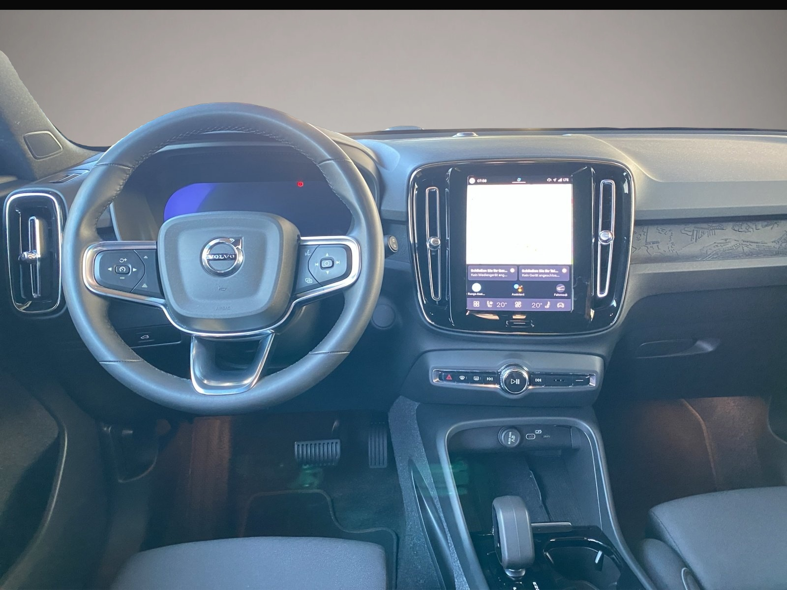 Bild 8 Volvo XC40 P8 Plus Recharge Pure Electric ACC+AHK+LED