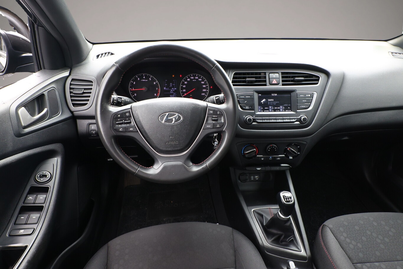 Bild 6 Hyundai i20 1.2 84 Trend PDC Temp LaneAs Klima