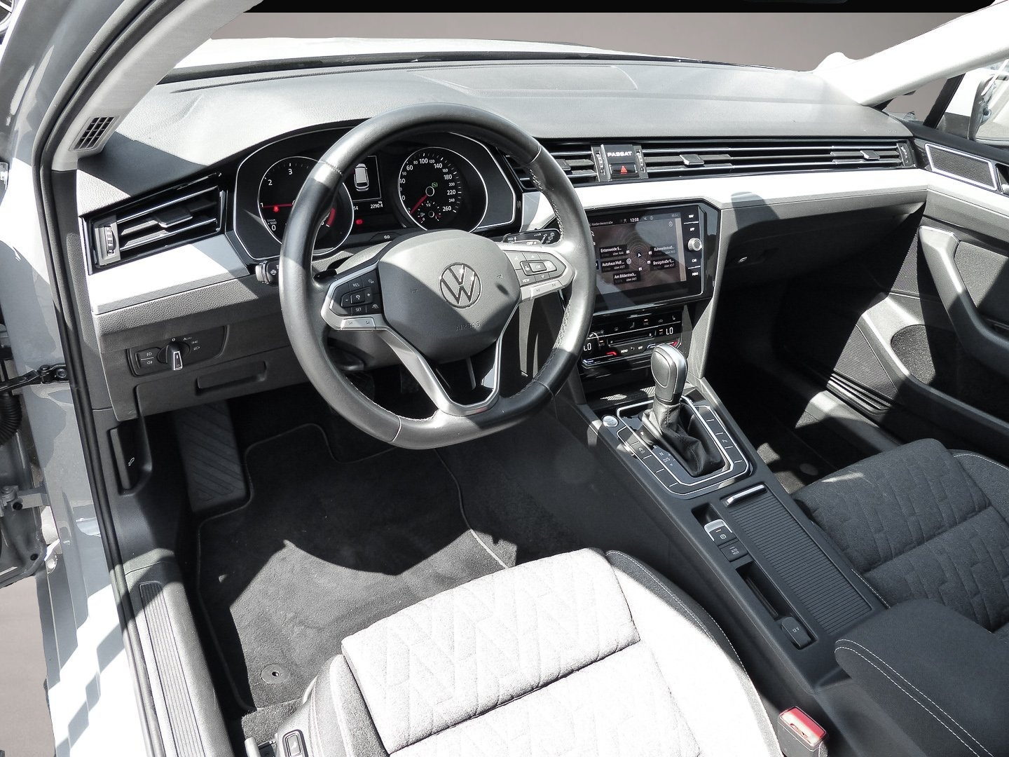 Bild 7 Volkswagen Passat Variant 2.0 TDI DSG NAVI LED ALU