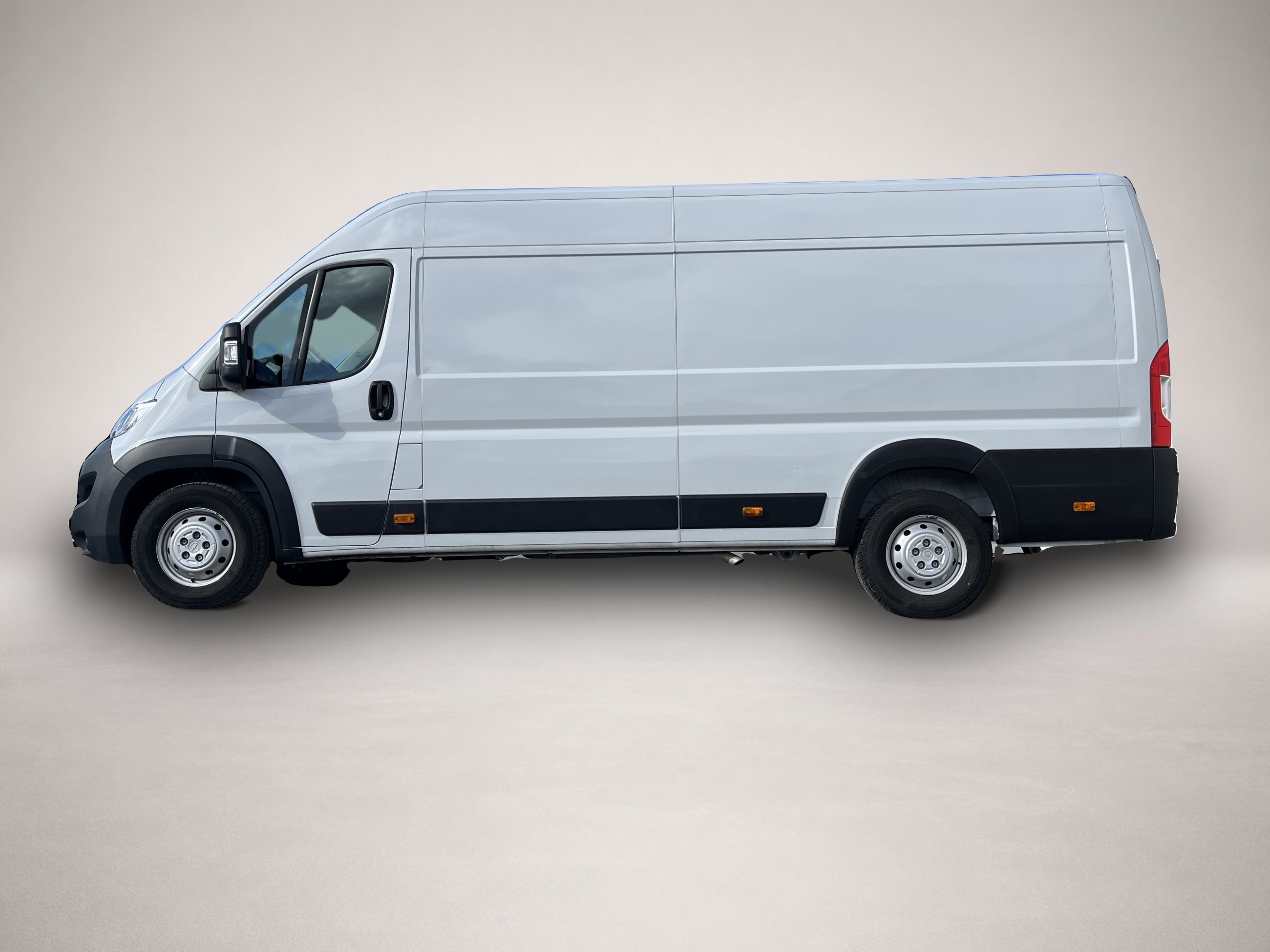 Fotografie des Opel Other Movano Cargo 3.5t L4H2 2.2 D 138¤ m.20% Anz. LED