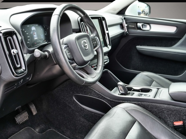 Volvo XC40 XC40 Momentum AWD D4 EU6d-T AHK Navi Leder Digit - Thumbnail 3