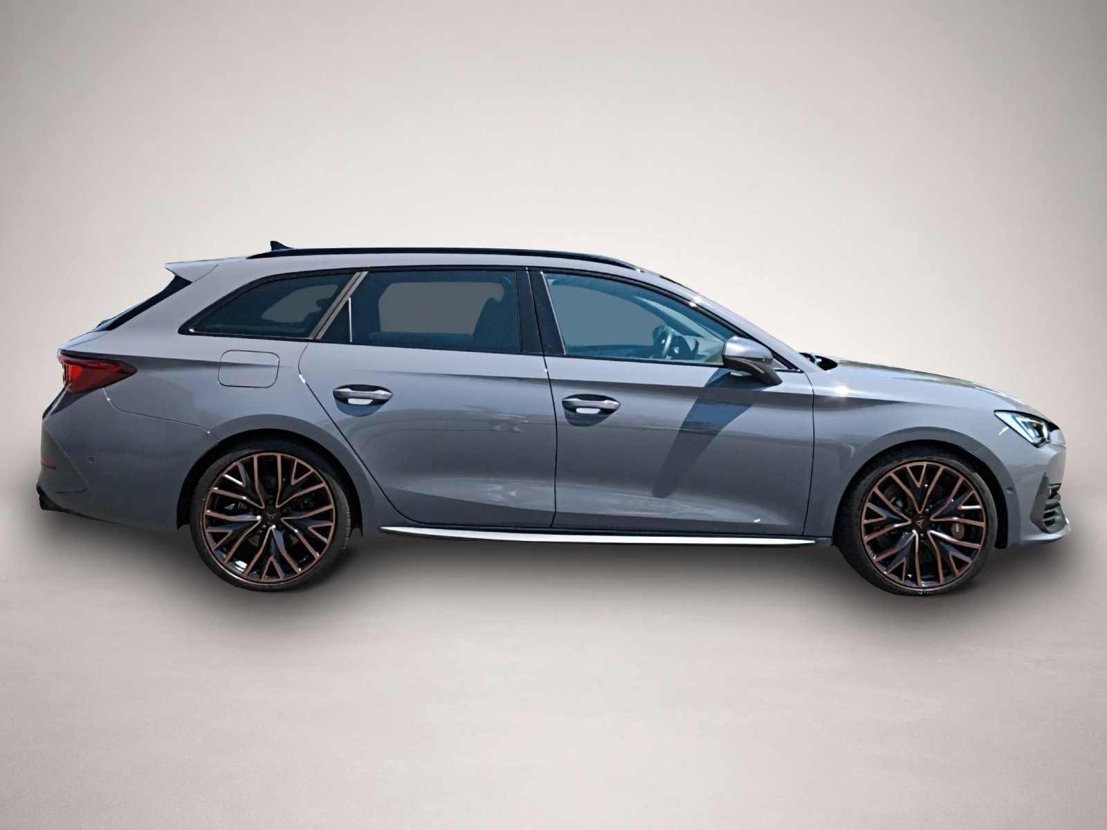 Fotografie 8 des Cupra Leon SP 2.0 TSI DSG VZ 4Drive 5-J-G PANO NAV RFK