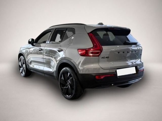 Bild 2 Volvo XC40 B3 Benzin Plus Black Edition Surround View