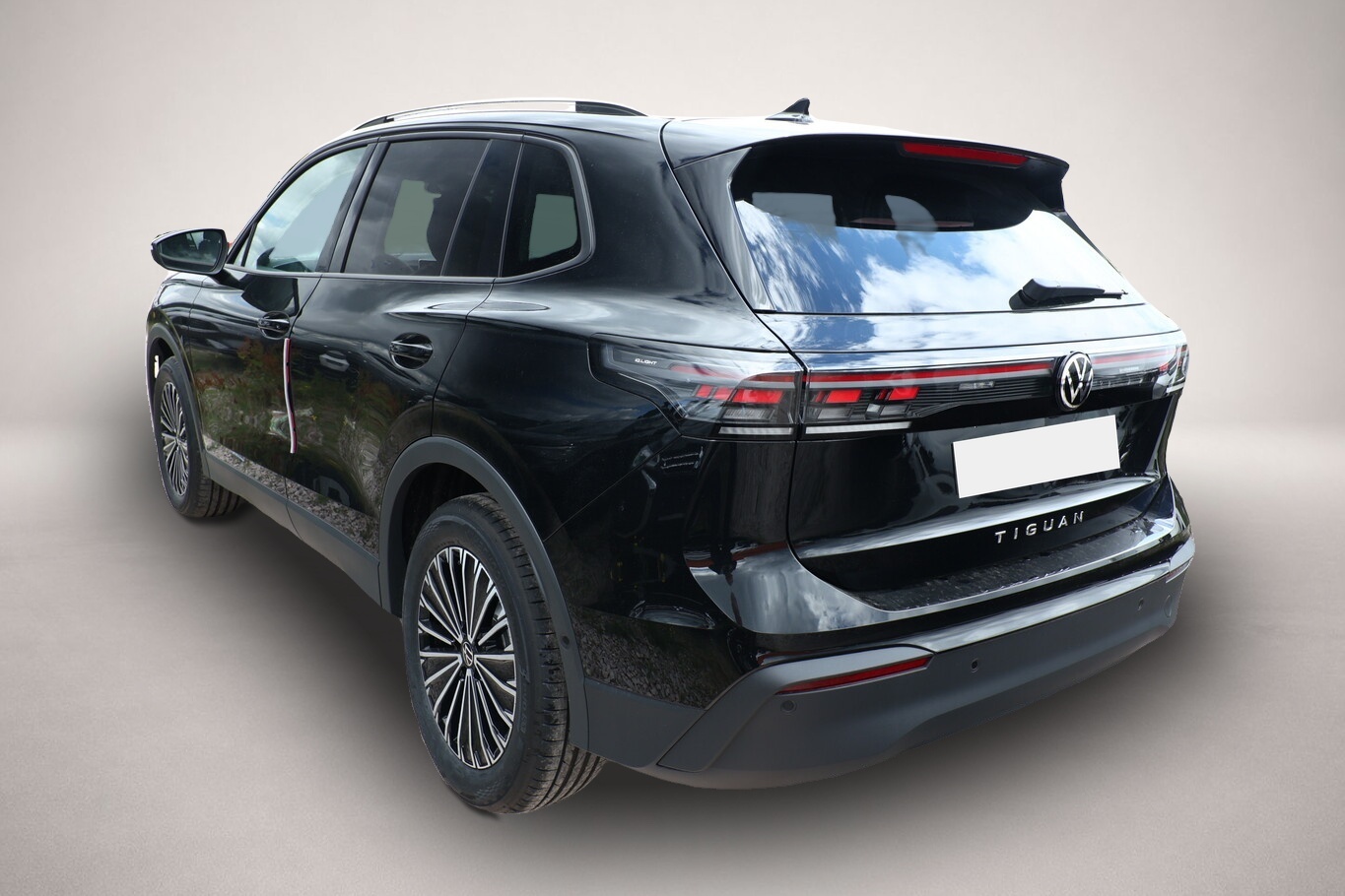 Fotografie 4 des Volkswagen Tiguan DSG LED+ Pano Nav 5JGar IQ.DRIVE LM18Z