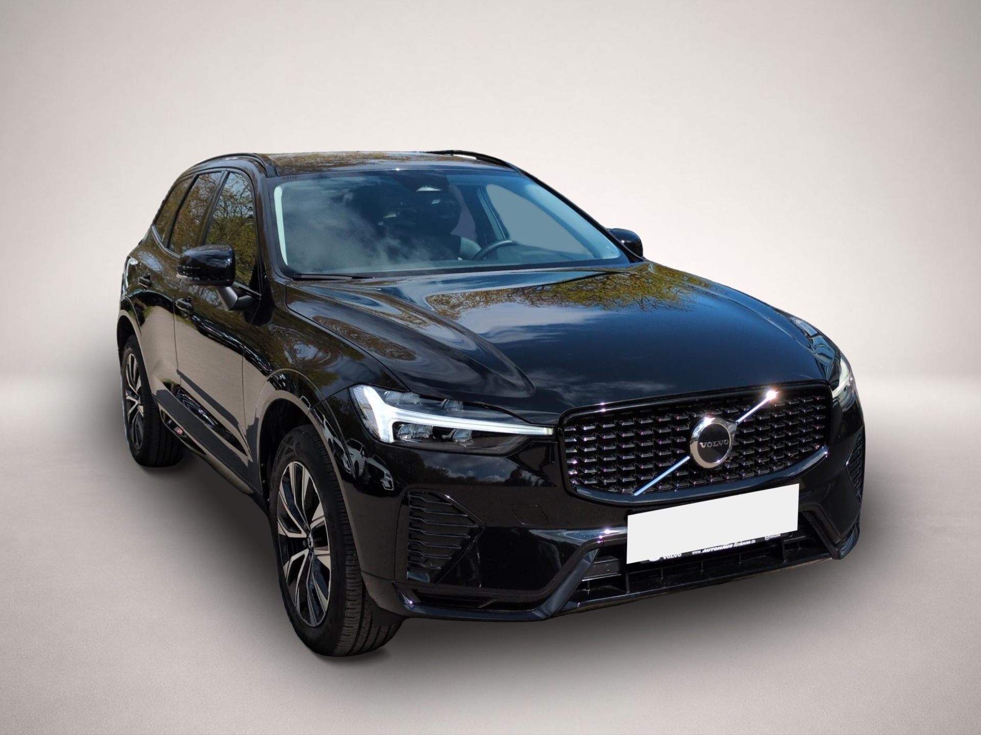 Fotografie des Volvo XC60 B4 (Benzin) Plus Dark 2WD Automatik Bluetoo