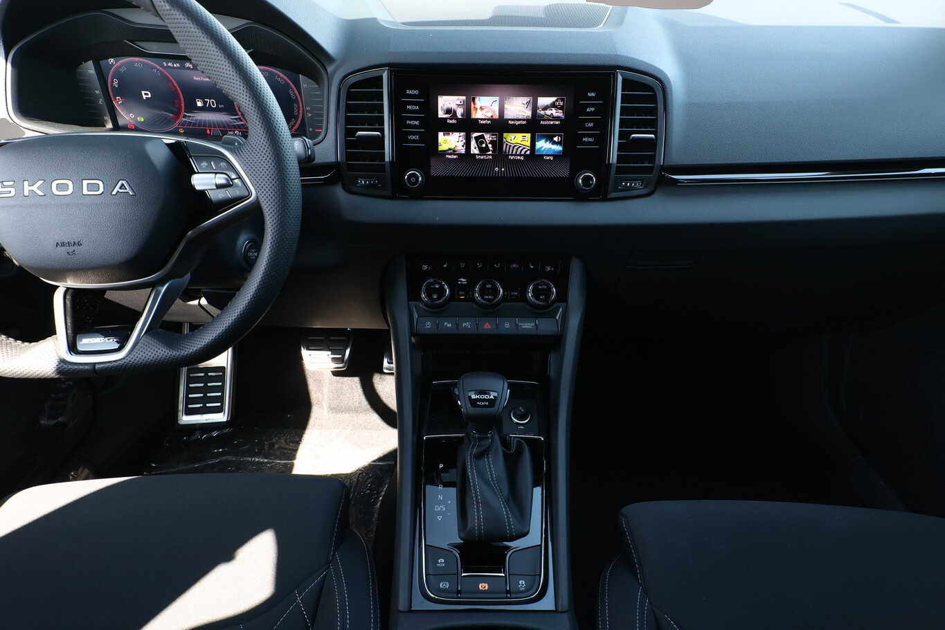 Bild 8 Skoda Karoq DSG 4x4 Sportl Matrix Nav 360° Canton ACC
