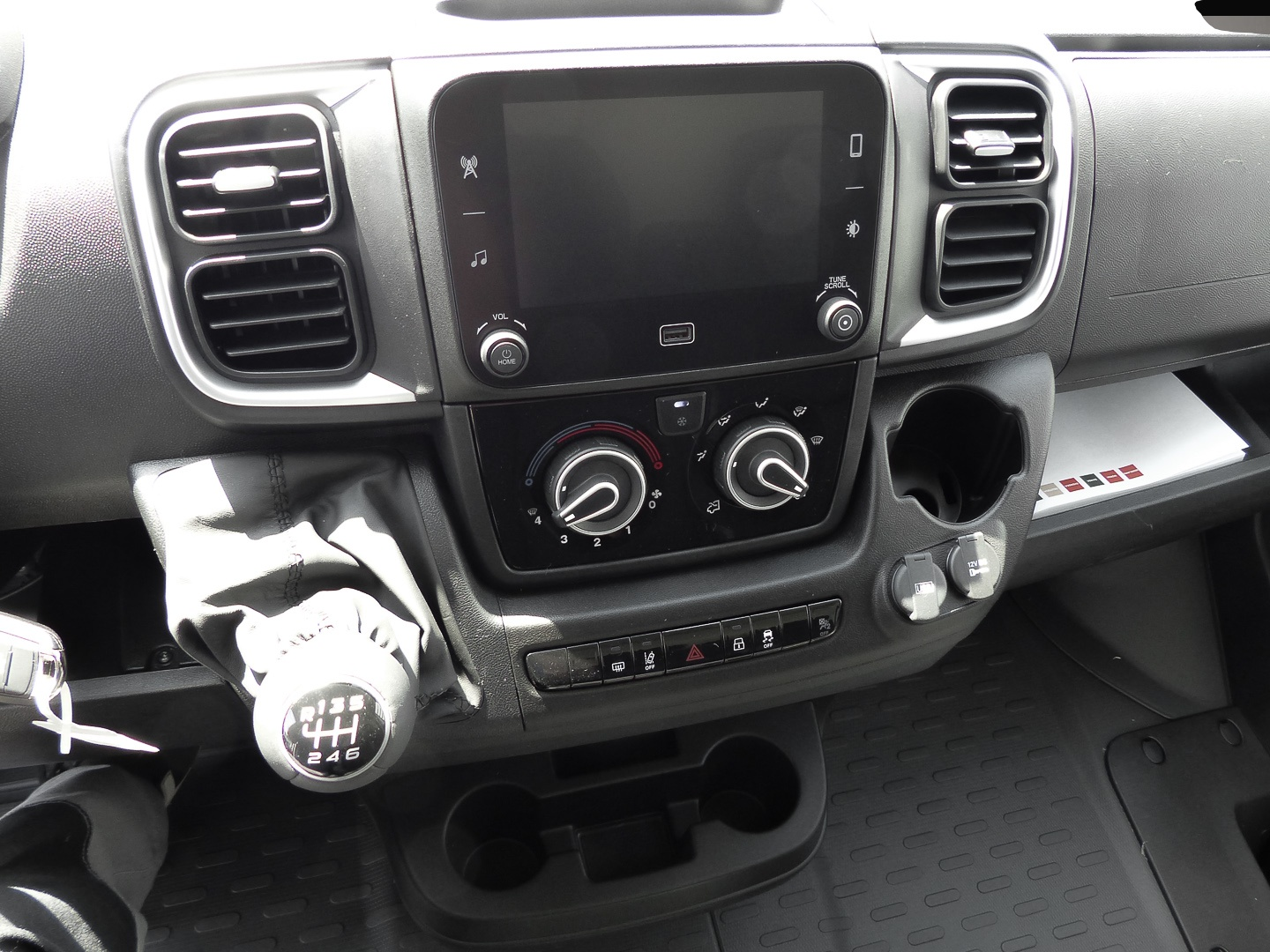 Bild 5 Fiat Ducato L2H2 140 AHK Techno Premium Cargo Visibil