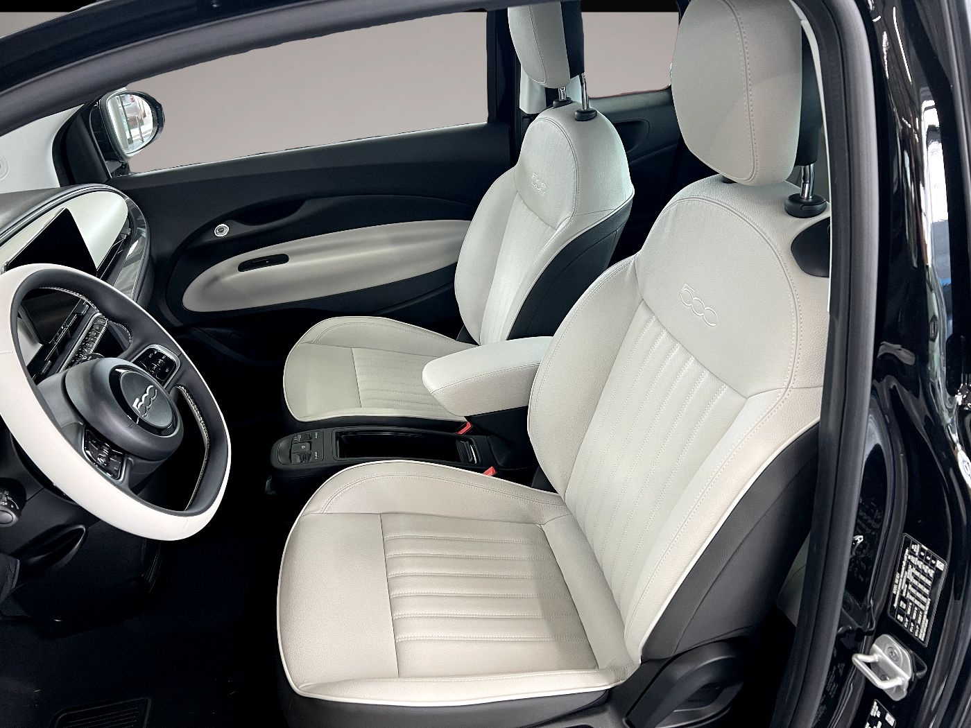 Bild 7 Fiat 500e 3+1 La Prima *LED Navi Leder Kamera DAB*