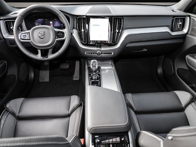 Bild 4 Volvo XC60 Ultimate Dark AWD B5 Benzin EU6d Allrad HUD