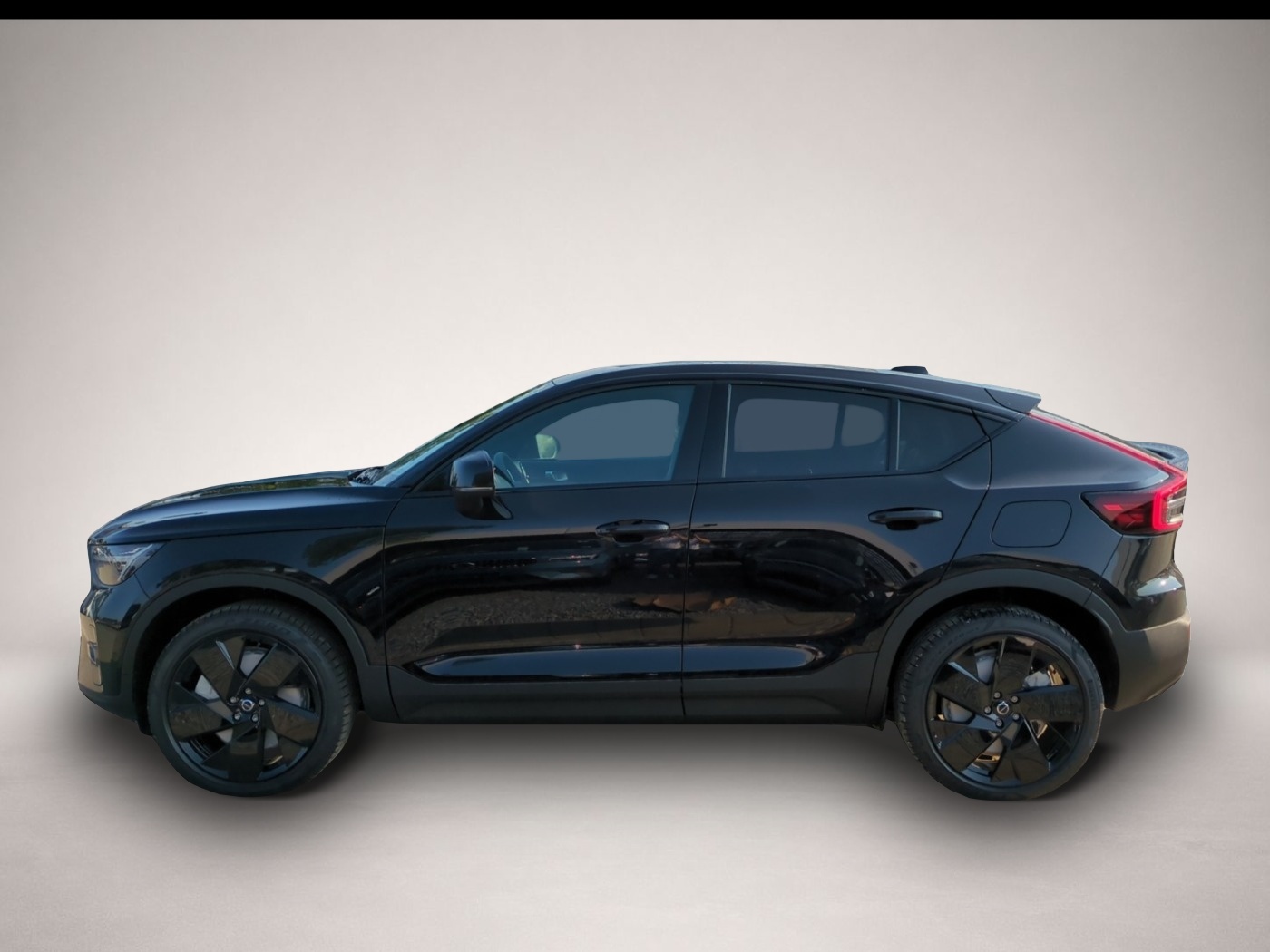 Fotografie des Volvo C40 Black Edition Plus Extended Range
