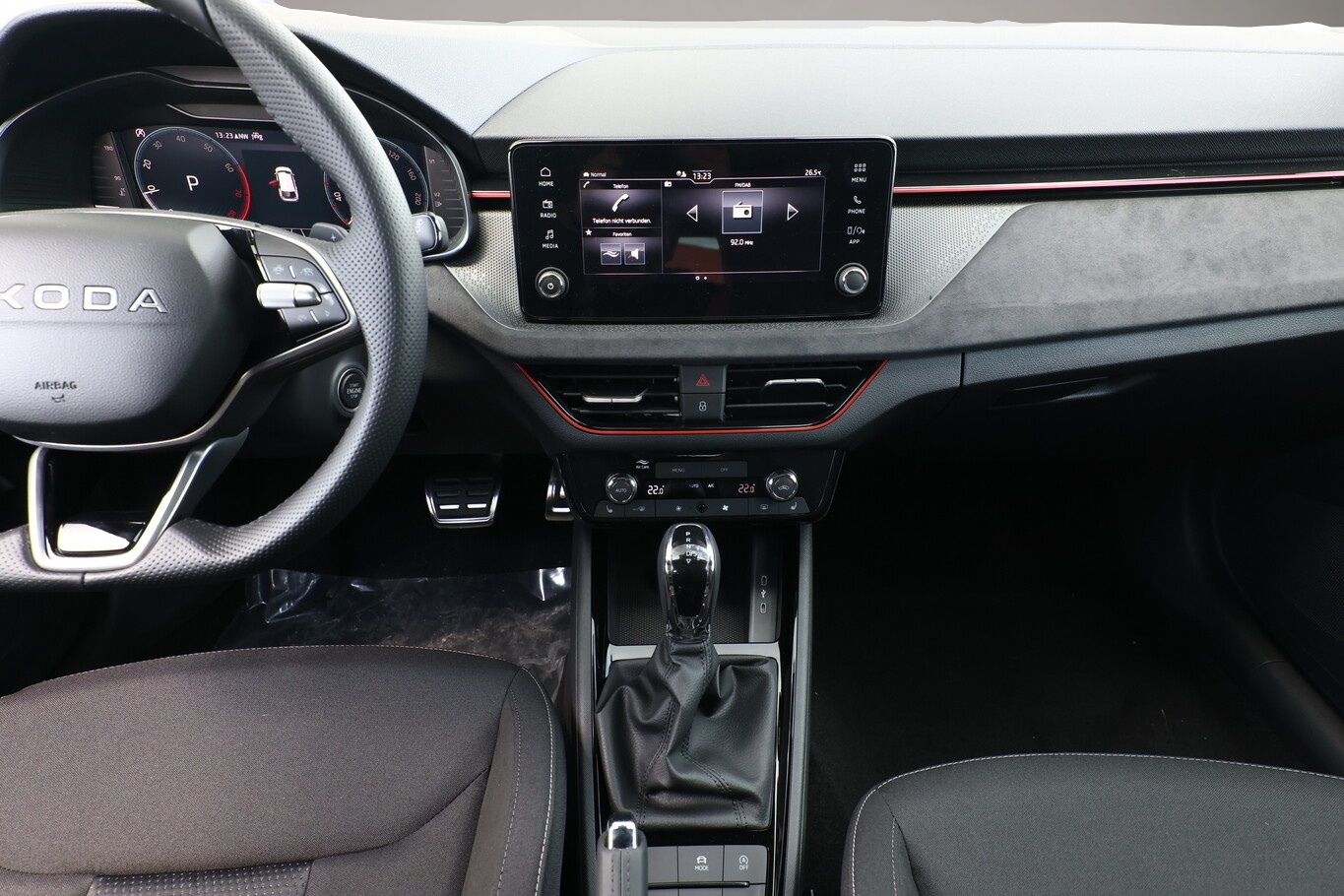 Bild 7 Skoda Scala DSG Dynamic Pano ACC SideA Kam Kessy SHZ