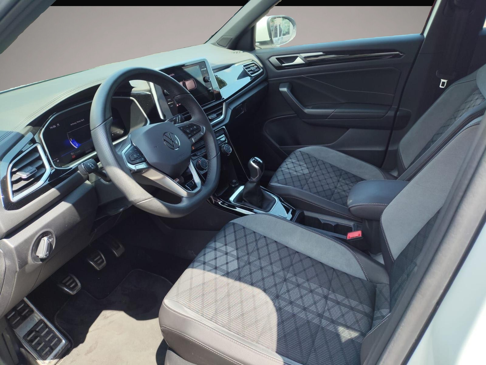 Bild 5 Volkswagen T-Roc 1.5TSI R-Line Matrix ACC SHZ PDC
