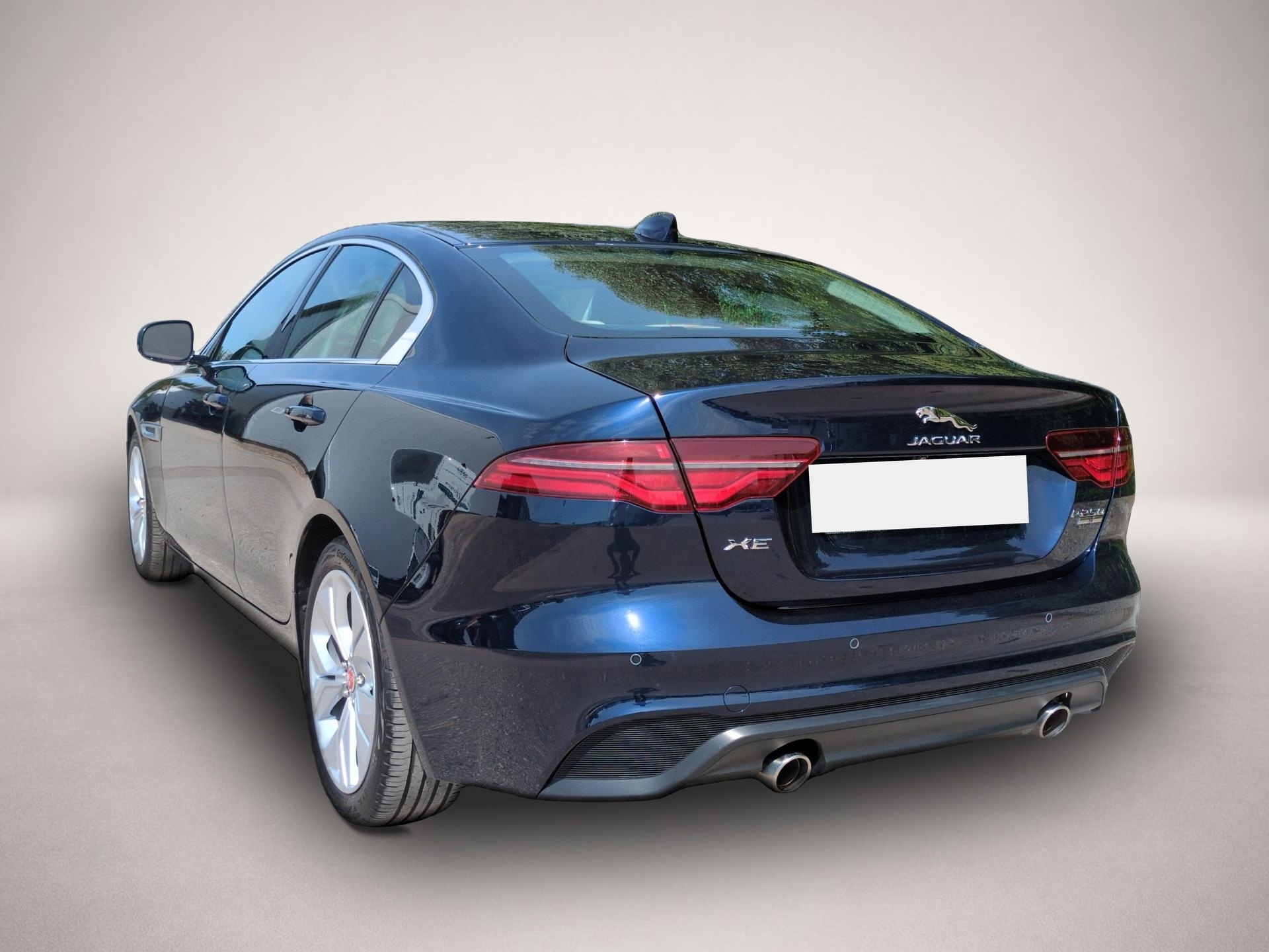 Bild 3 Jaguar XE P250 S Kamera LED PDC Keyless Temp. SHZ DAB+