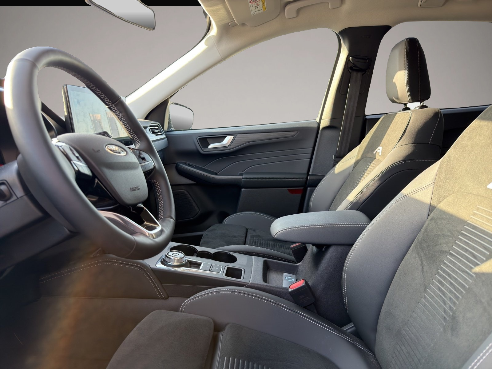 Bild 6 Ford Kuga Active X ACC Navi