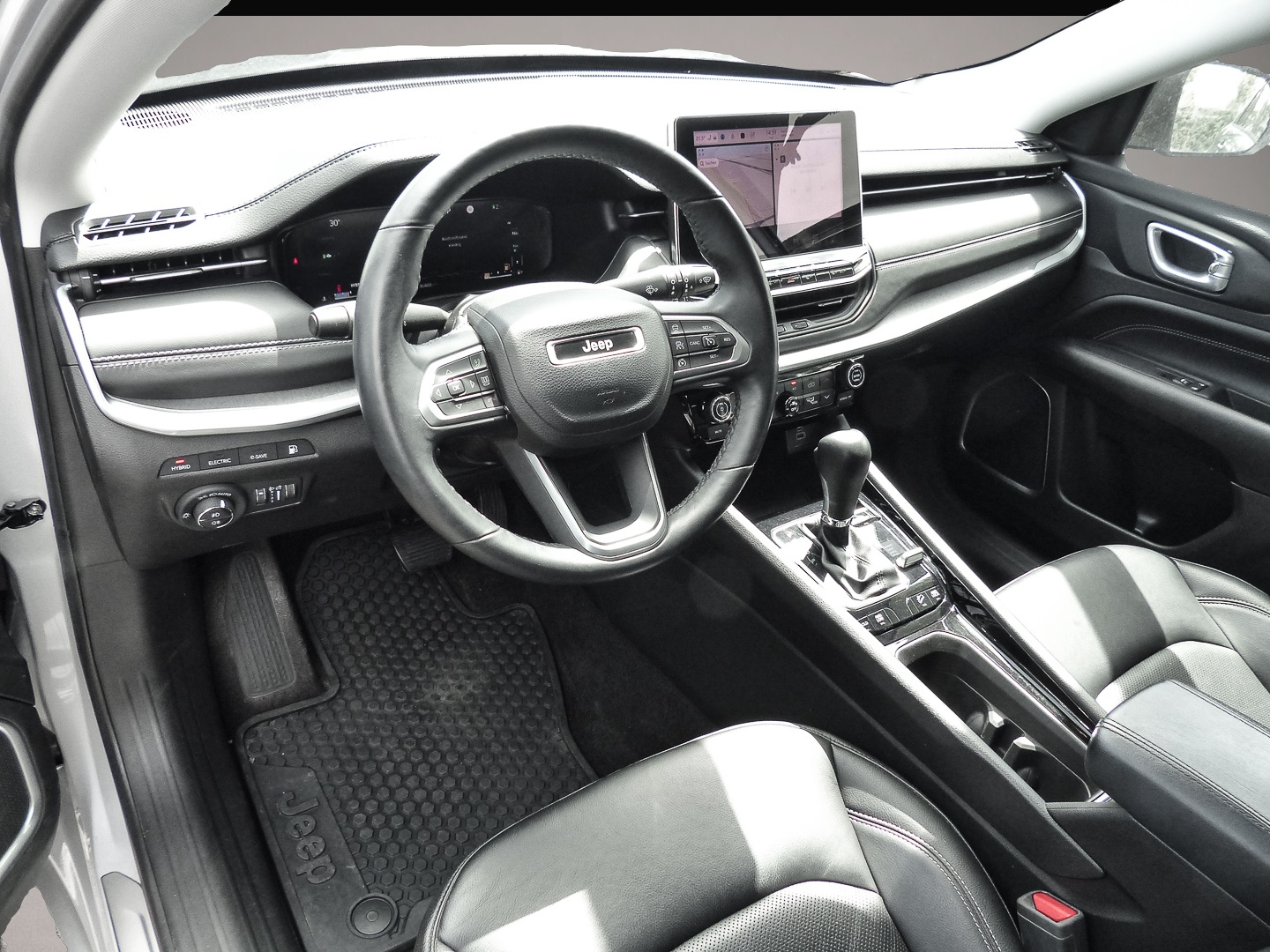 Fotografie 4 des Jeep Compass S Plug-In Hybrid 4WD Navi Soundsystem 36