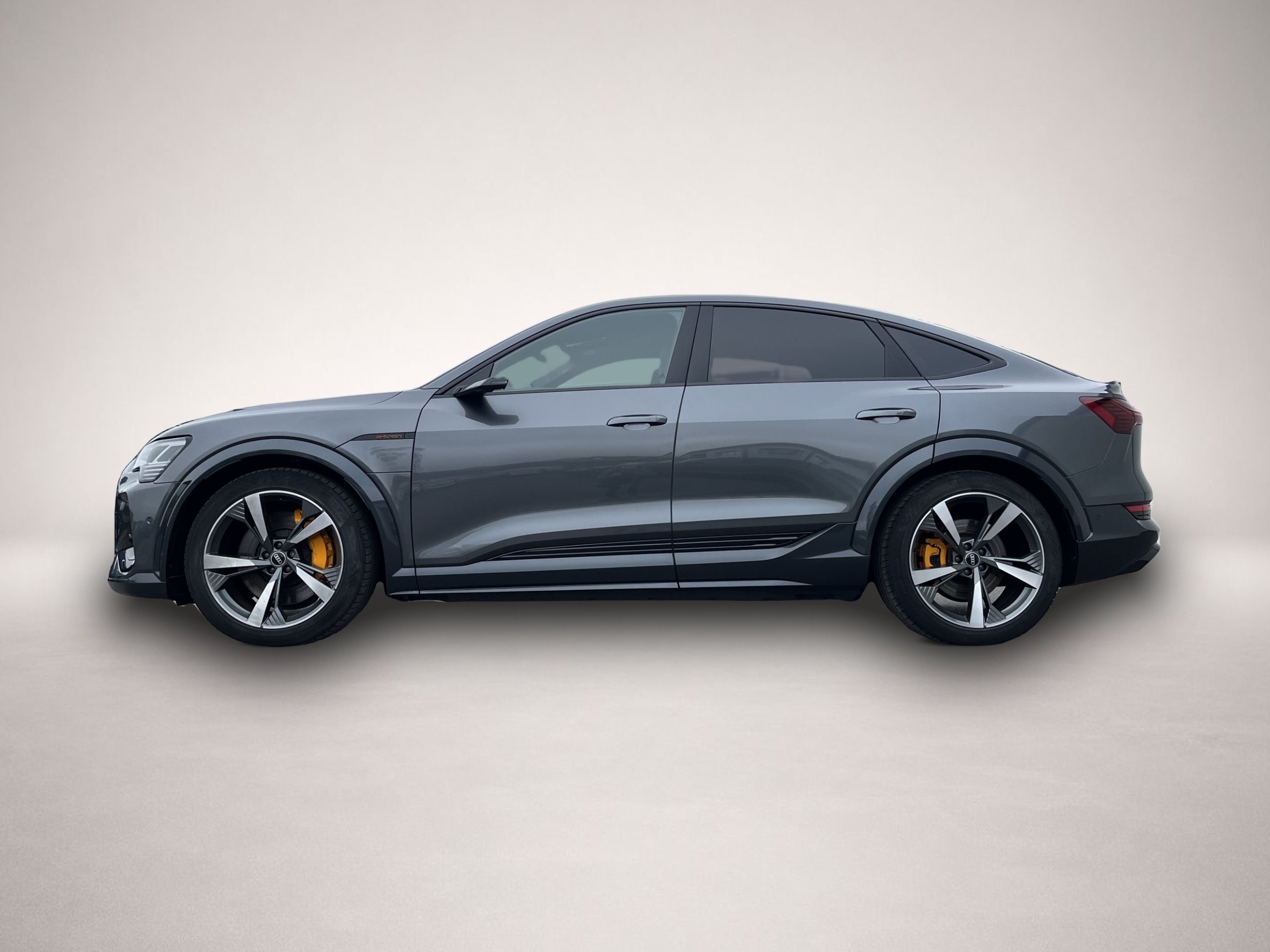 Fotografie 1 des Audi e-tron S Sportback 21 Zoll Bremse orange Optikp.