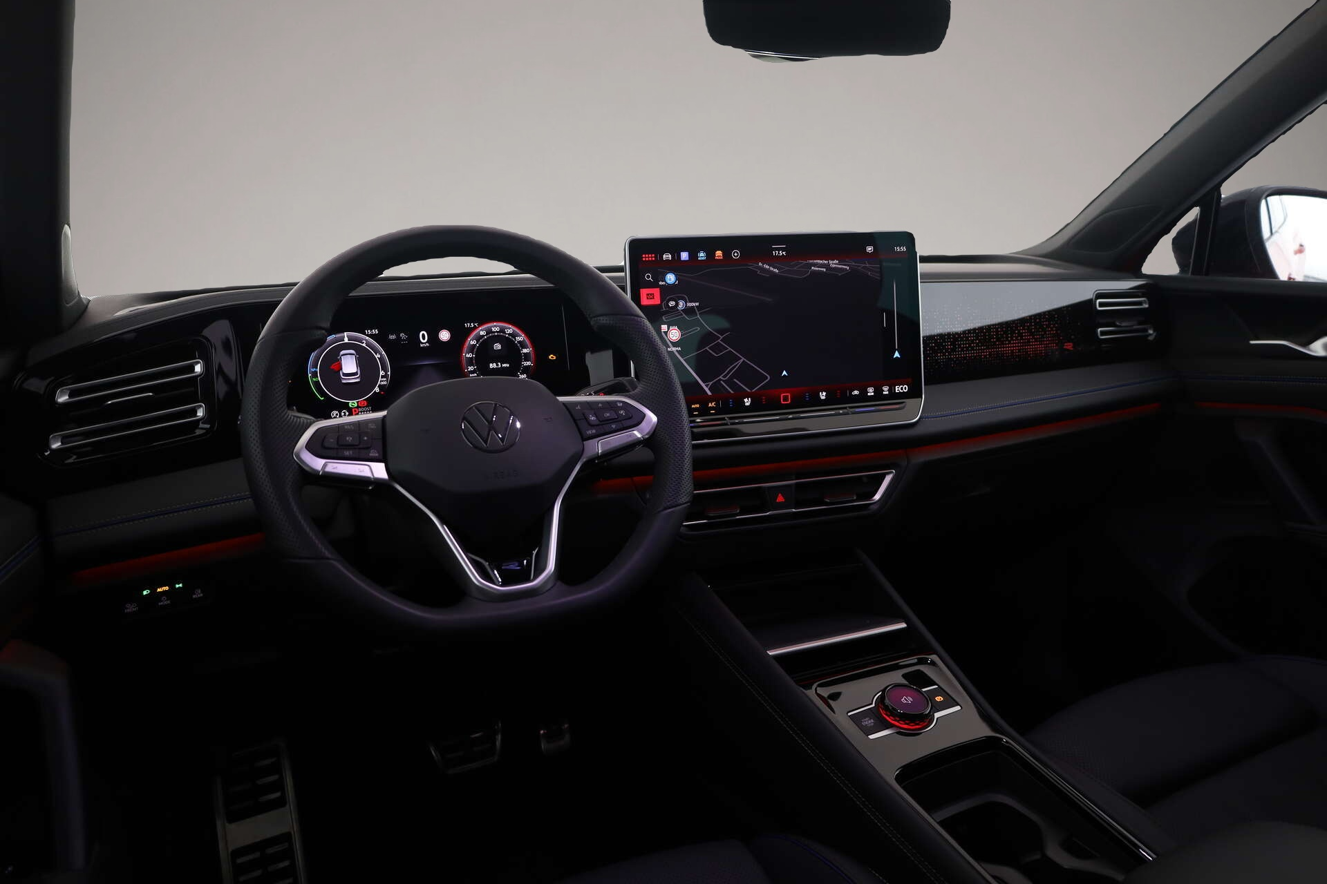 Bild 6 Volkswagen Tiguan 1.5 eHybrid R-Line Black Style