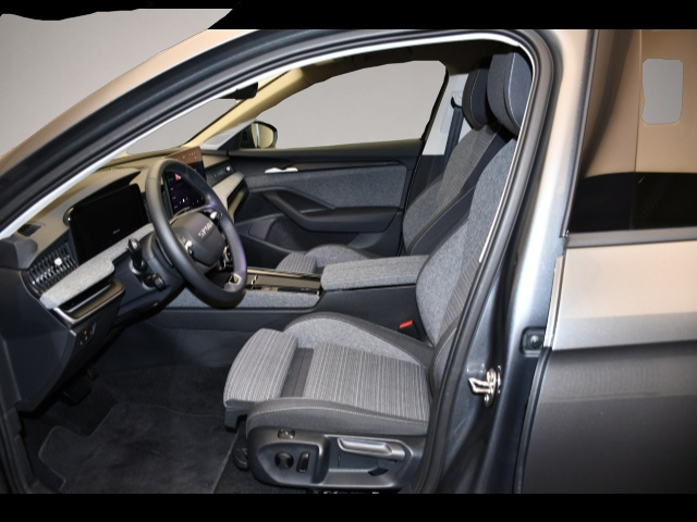Bild 3 Skoda Superb 4 IV Combi 2.0 TDI DSG Selection Neues Mo