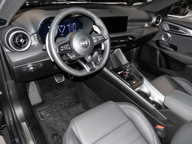 Fotografie 4 des Alfa Romeo Tonale Veloce Technologie-Paket Harman Kardon 20