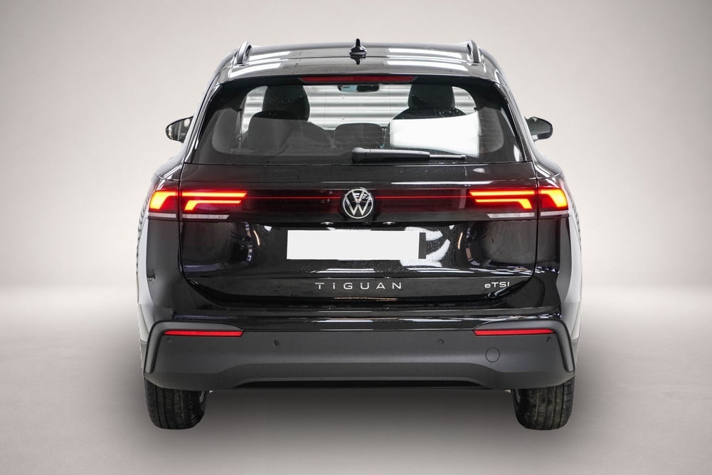 Fotografie des Volkswagen Tiguan 1,5 eTSI DSG Basis - LAGER