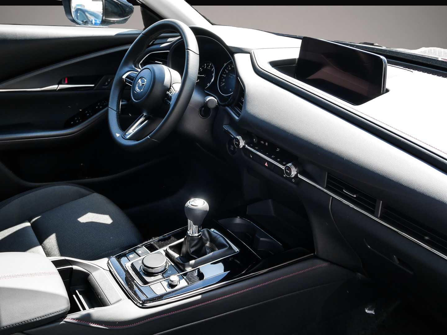 Fotografie 4 des Mazda CX-30 Homura 2.5L e-SKYACTIV-G 140PS 6GS FWD HUD