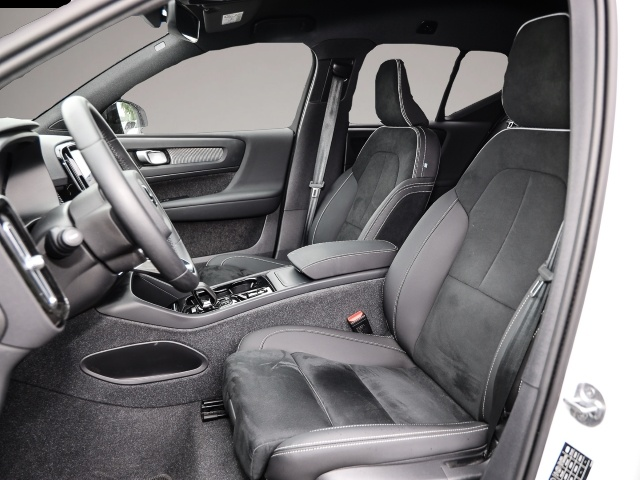 Bild 6 Volvo XC40 Plus Dark 2WD B4 EU6d digitales Cockpit Mem