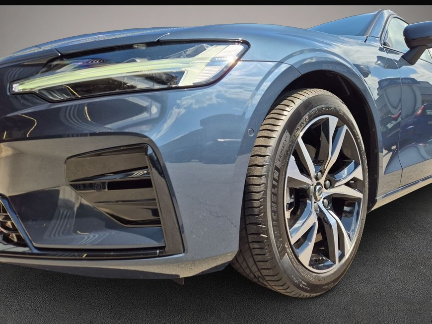Bild 6 Volvo V60 B4 B DKG Plus Dark Pano*Head-Up*360°View